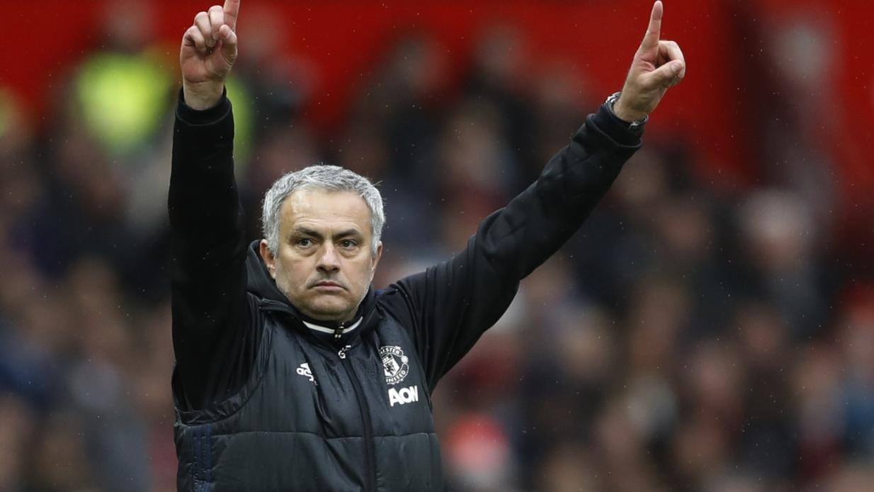 5- خۆزێ مۆرینهۆ، راهێنەری پۆرتوگاڵی مانچێستەر یونایتدی ئینگلیزی